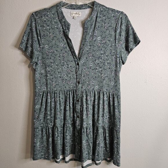 Wonderly Women's S Tiered Tunic Top Green Floral ButtonDown Short Sleeve V-neck - Picture 1 of 9